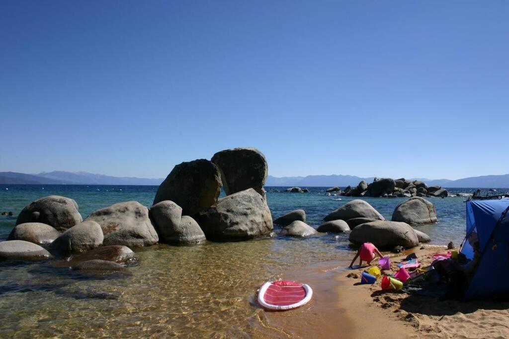 Lake Views, Pet-Friendly Cabin With Hot-Tub In King'S Beach Kings Beach Exteriér fotografie